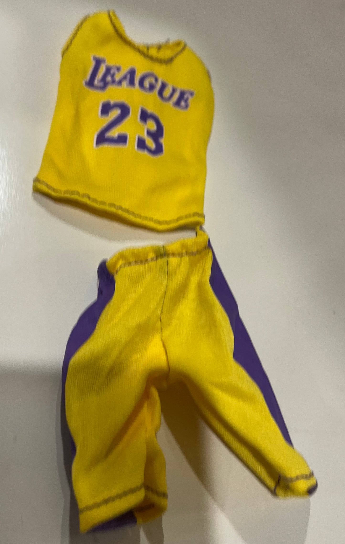 Sports outfit - yellow