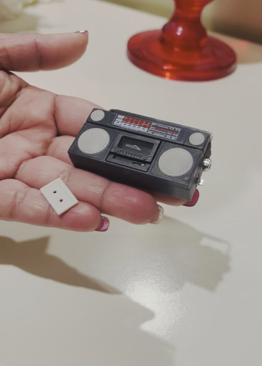 Boom box + cassette